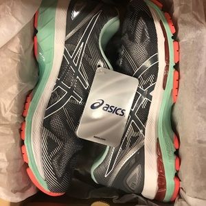 Gel nimbus 19 BRAND NEW!!